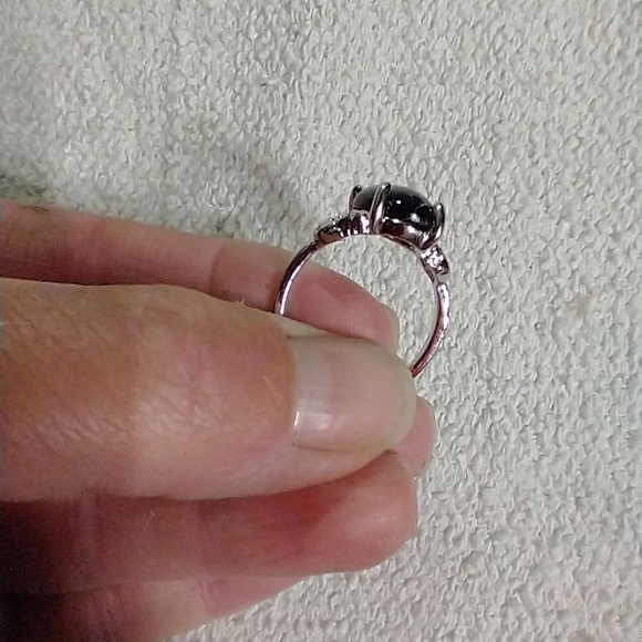 Silvertone black 🖤 stone 🪨 ring 💍 9 - Picture 4 of 5